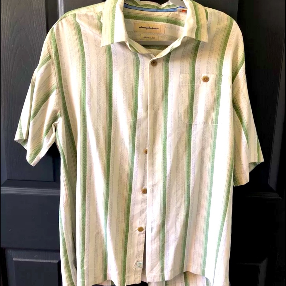Men’sTommy Bahama Short Sleeve Silk Striped Shirt